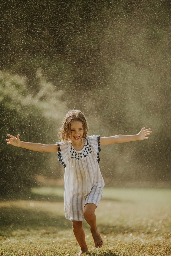 Comment mettre en place un système d'irrigation efficace pour les jardins communautaires en milieu aride ?